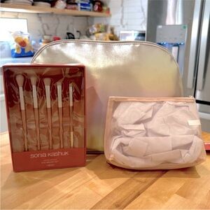 New! Sonia Kashuk Large Travel Makeup & Toiletry Cosmetic Bag & Makeup Brushes